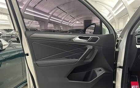 Volkswagen Tiguan II, 2023 год, 2 630 000 рублей, 15 фотография