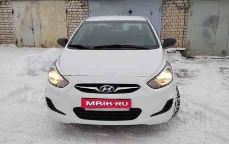 Hyundai Solaris II рестайлинг, 2012 год, 780 000 рублей, 3 фотография