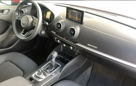 Audi A3, 2018 год, 1 599 000 рублей, 9 фотография