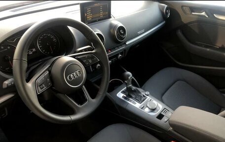 Audi A3, 2018 год, 1 599 000 рублей, 10 фотография