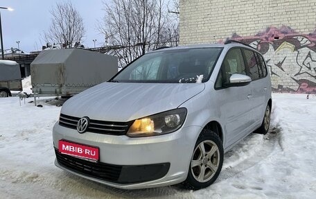 Volkswagen Touran III, 2012 год, 950 000 рублей, 1 фотография