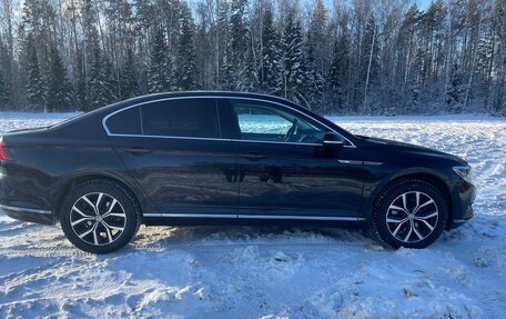 Volkswagen Passat B8 рестайлинг, 2017 год, 2 200 000 рублей, 3 фотография