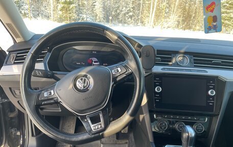 Volkswagen Passat B8 рестайлинг, 2017 год, 2 200 000 рублей, 20 фотография