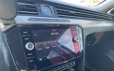 Volkswagen Passat B8 рестайлинг, 2017 год, 2 200 000 рублей, 22 фотография