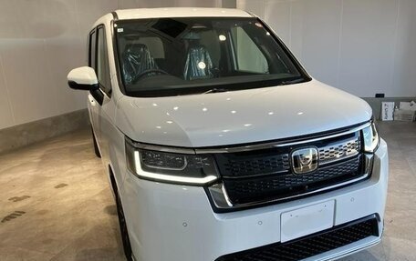 Honda Stepwgn, 2022 год, 2 830 000 рублей, 3 фотография