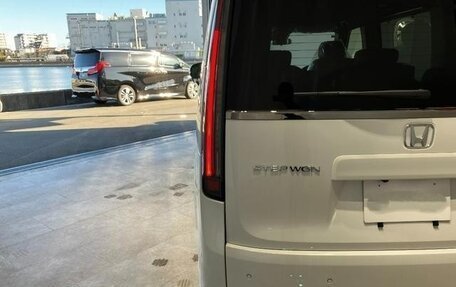 Honda Stepwgn, 2022 год, 2 830 000 рублей, 6 фотография