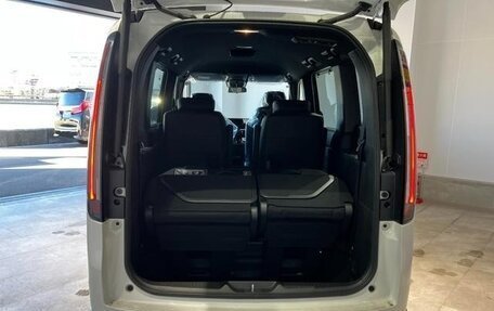 Honda Stepwgn, 2022 год, 2 830 000 рублей, 21 фотография