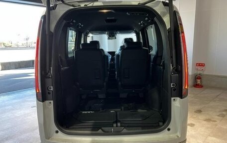 Honda Stepwgn, 2022 год, 2 830 000 рублей, 18 фотография