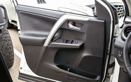 Toyota RAV4, 2019 год, 2 265 000 рублей, 12 фотография