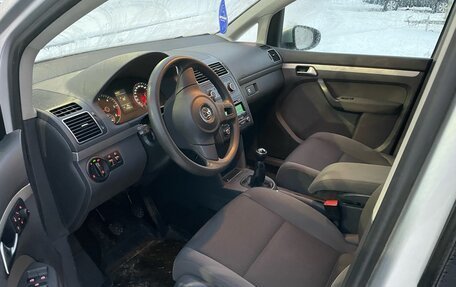 Volkswagen Touran III, 2012 год, 950 000 рублей, 7 фотография