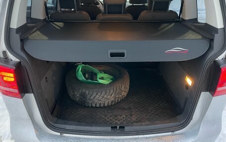 Volkswagen Touran III, 2012 год, 950 000 рублей, 10 фотография