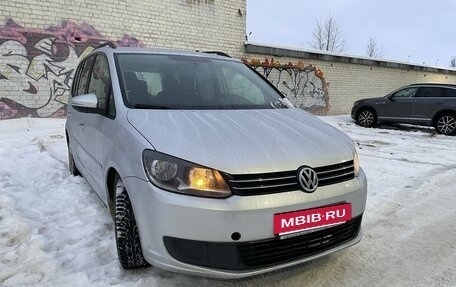 Volkswagen Touran III, 2012 год, 950 000 рублей, 2 фотография