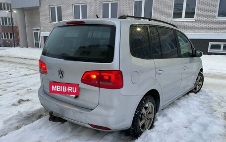 Volkswagen Touran III, 2012 год, 950 000 рублей, 3 фотография