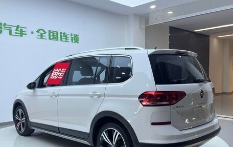 Volkswagen Touran III, 2021 год, 2 150 000 рублей, 4 фотография