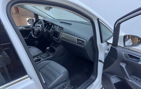 Volkswagen Touran III, 2021 год, 2 150 000 рублей, 10 фотография