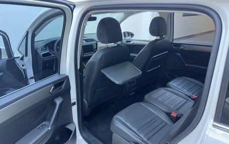 Volkswagen Touran III, 2021 год, 2 150 000 рублей, 11 фотография