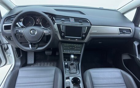 Volkswagen Touran III, 2021 год, 2 150 000 рублей, 18 фотография