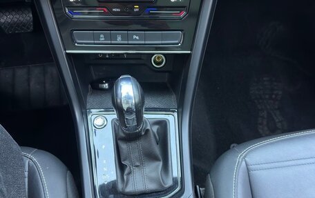 Volkswagen Touran III, 2021 год, 2 150 000 рублей, 13 фотография