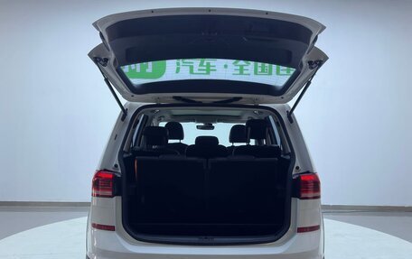 Volkswagen Touran III, 2021 год, 2 150 000 рублей, 19 фотография