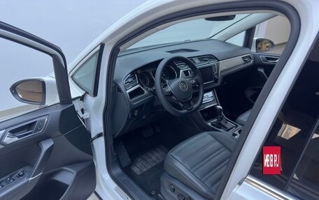 Volkswagen Touran III, 2021 год, 2 150 000 рублей, 8 фотография