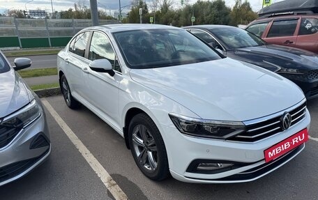 Volkswagen Passat B8 рестайлинг, 2021 год, 3 015 000 рублей, 4 фотография