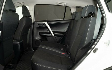 Toyota RAV4, 2017 год, 2 169 000 рублей, 6 фотография