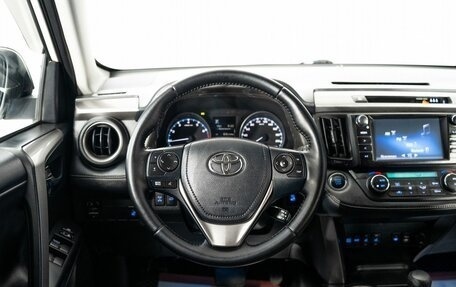 Toyota RAV4, 2017 год, 2 169 000 рублей, 8 фотография