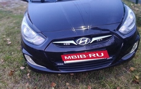 Hyundai Solaris II рестайлинг, 2012 год, 600 000 рублей, 2 фотография