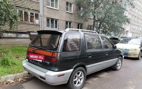 Mitsubishi Chariot III, 1994 год, 350 000 рублей, 3 фотография