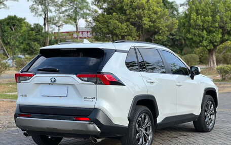 Toyota RAV4, 2025 год, 3 590 000 рублей, 6 фотография