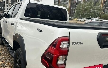 Toyota Hilux VIII, 2021 год, 6 800 000 рублей, 2 фотография