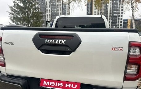 Toyota Hilux VIII, 2021 год, 6 800 000 рублей, 4 фотография