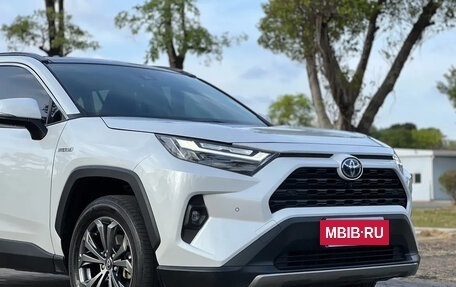 Toyota RAV4, 2025 год, 3 590 000 рублей, 7 фотография