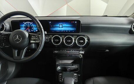 Mercedes-Benz CLA, 2020 год, 2 945 000 рублей, 15 фотография