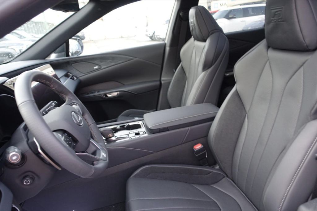 Lexus RX IV рестайлинг, 2026 год, 12 500 000 рублей, 6 фотография