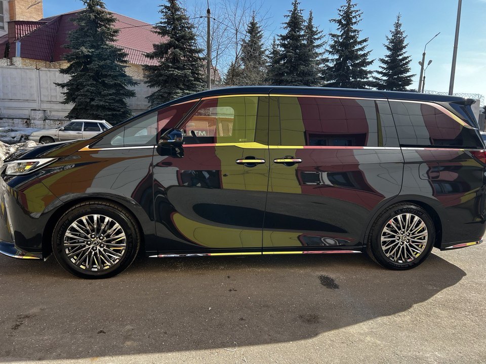 Lexus LM I, 2026 год, 23 000 000 рублей, 4 фотография