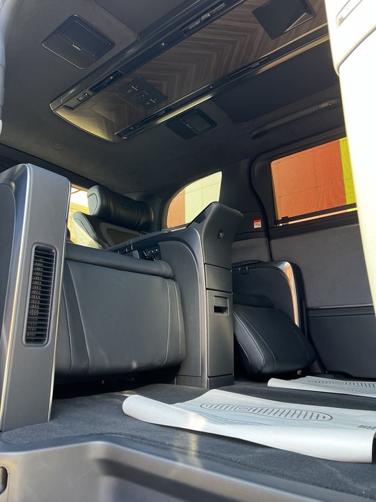 Lexus LM I, 2026 год, 23 000 000 рублей, 17 фотография