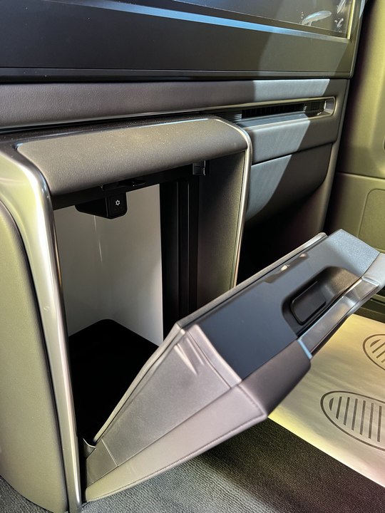 Lexus LM I, 2026 год, 23 000 000 рублей, 29 фотография