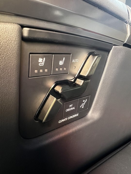 Lexus LM I, 2026 год, 23 000 000 рублей, 21 фотография