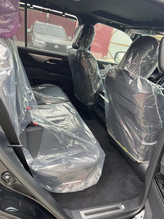 Lexus LX III рестайлинг 2, 2026 год, 23 000 000 рублей, 10 фотография