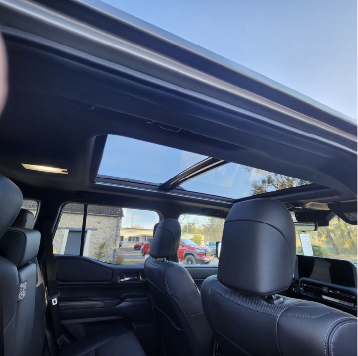 Toyota Land Cruiser Prado 150 рестайлинг 2, 2024 год, 13 000 000 рублей, 13 фотография