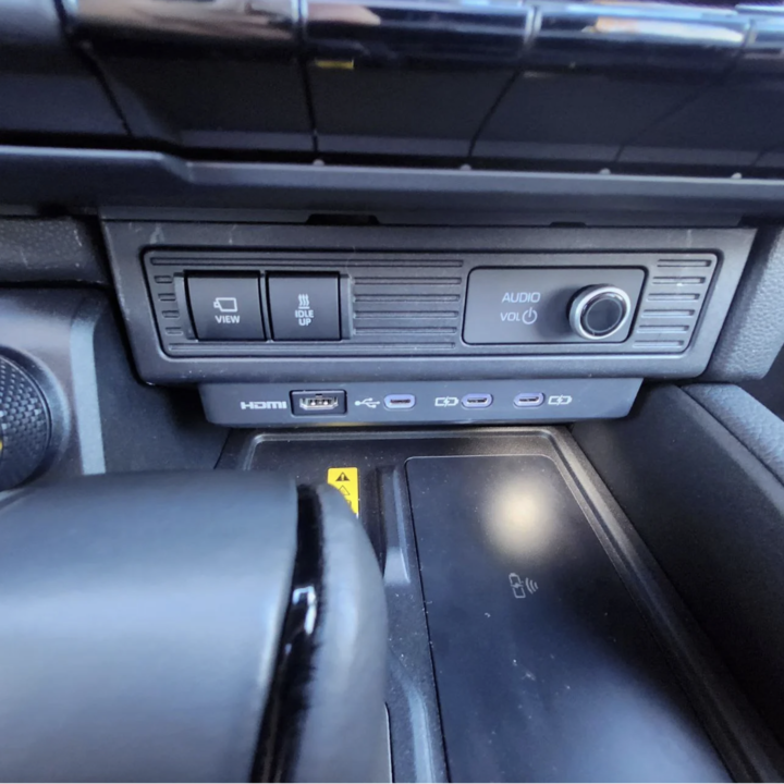 Toyota Land Cruiser Prado 150 рестайлинг 2, 2024 год, 13 000 000 рублей, 24 фотография