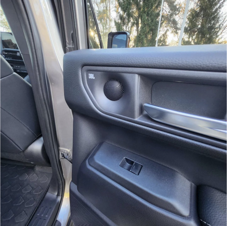 Toyota Land Cruiser Prado 150 рестайлинг 2, 2024 год, 13 000 000 рублей, 14 фотография