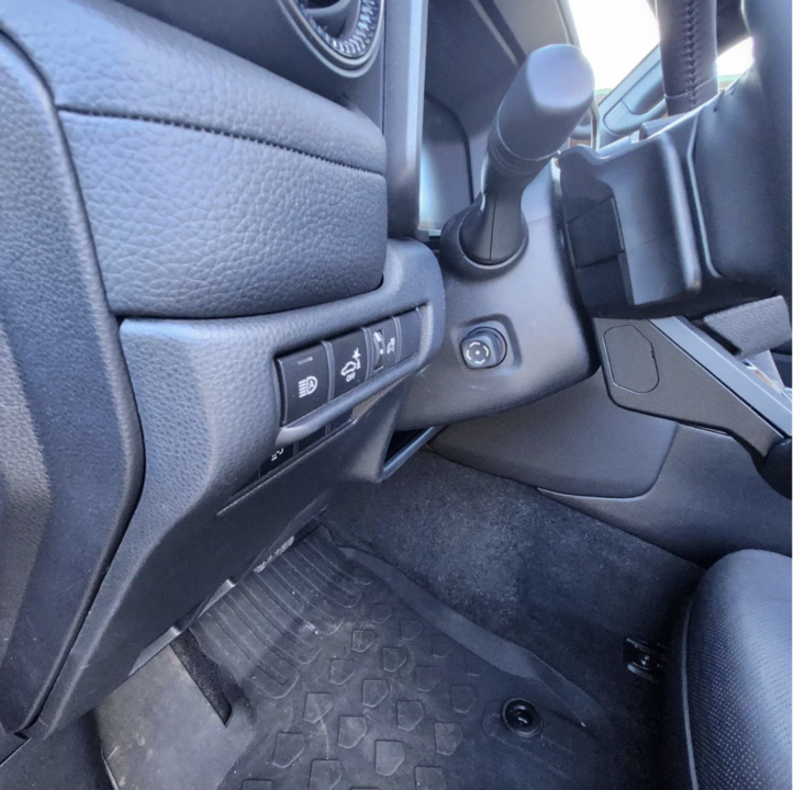 Toyota Land Cruiser Prado 150 рестайлинг 2, 2024 год, 13 000 000 рублей, 28 фотография