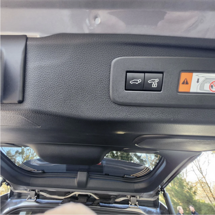 Toyota Land Cruiser Prado 150 рестайлинг 2, 2024 год, 13 000 000 рублей, 15 фотография