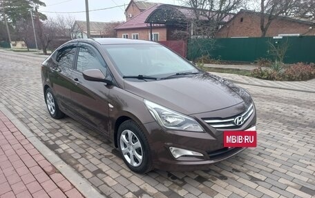 Hyundai Solaris II рестайлинг, 2015 год, 915 000 рублей, 4 фотография
