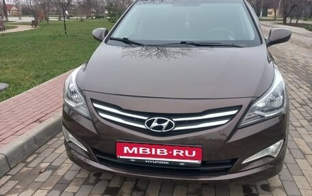 Hyundai Solaris II рестайлинг, 2015 год, 915 000 рублей, 5 фотография