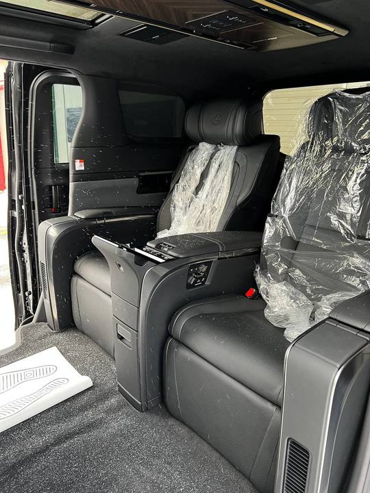 Lexus LM I, 2026 год, 25 000 000 рублей, 11 фотография