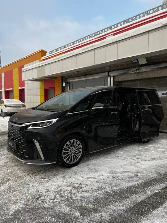 Lexus LM I, 2026 год, 25 000 000 рублей, 2 фотография