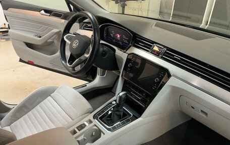 Volkswagen Passat B8 рестайлинг, 2022 год, 2 542 000 рублей, 8 фотография